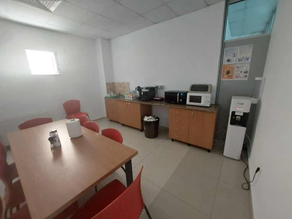 Delfinariu-bd. Mamaia, spatiu birouri, 150 mp., openspace