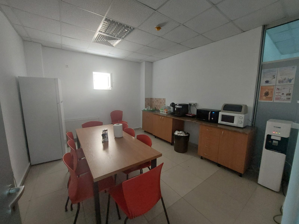 Delfinariu-bd. Mamaia, spatiu birouri, 150 mp., openspace