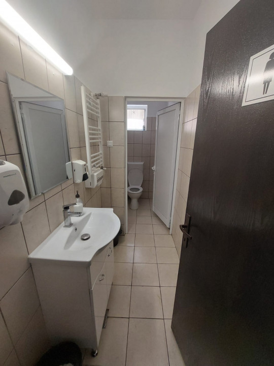 Delfinariu-bd. Mamaia, spatiu birouri, 150 mp., openspace