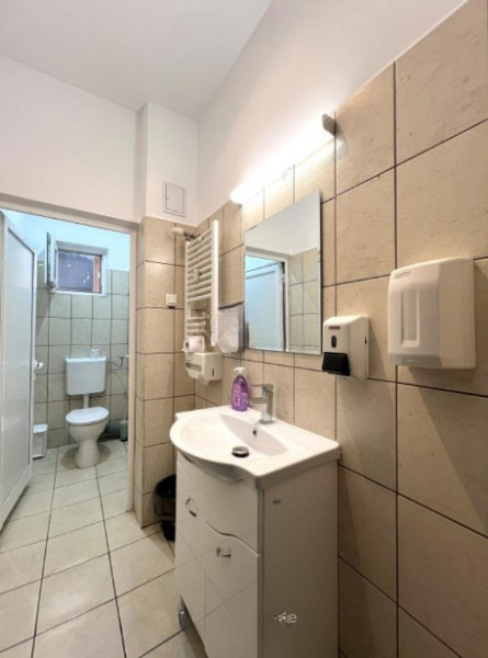 Delfinariu-bd. Mamaia, spatiu birouri, 150 mp., openspace