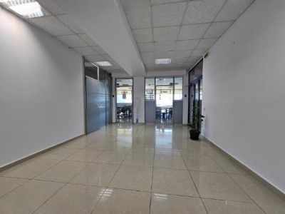 Delfinariu-bd. Mamaia, spatiu birouri, 120 mp., openspace