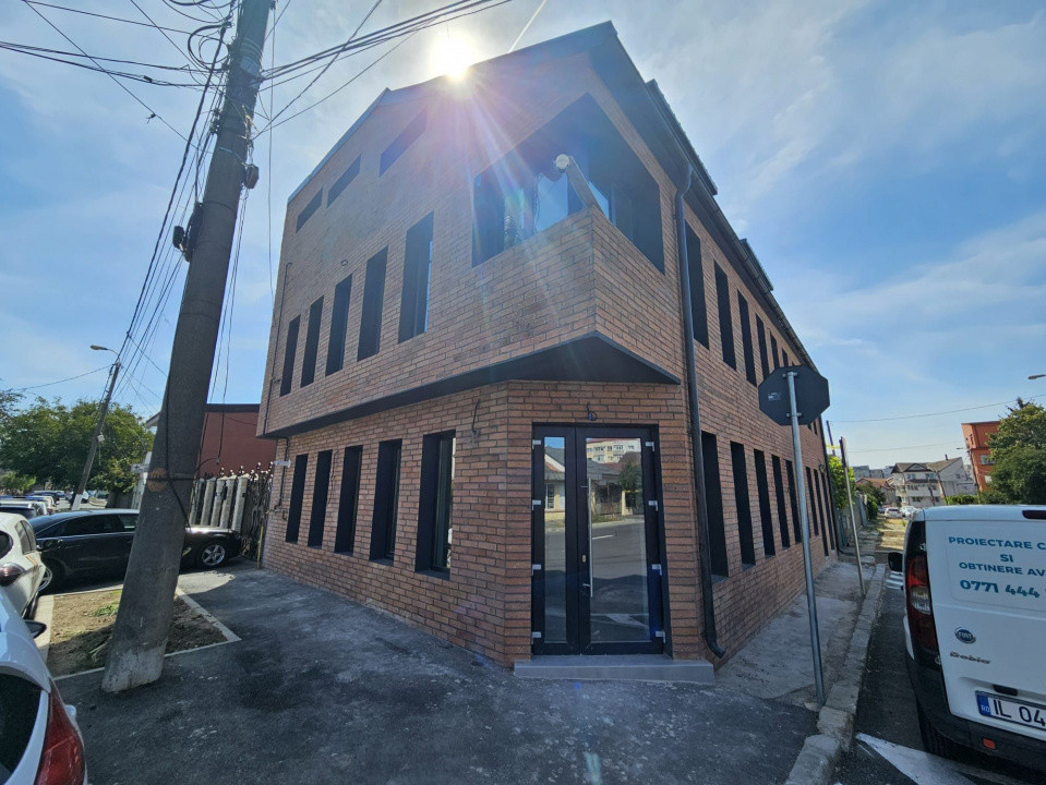 Spatiu comercial, finalizat 2025, P+1, 220 mp.