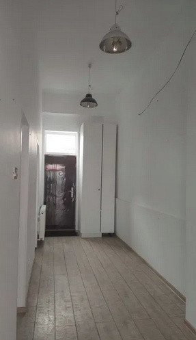 Delfinariu, spatiu comercial  68 mp. vitrina, parter