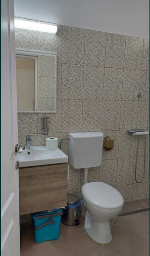 Delfinariu, spatiu comercial  68 mp. vitrina, parter