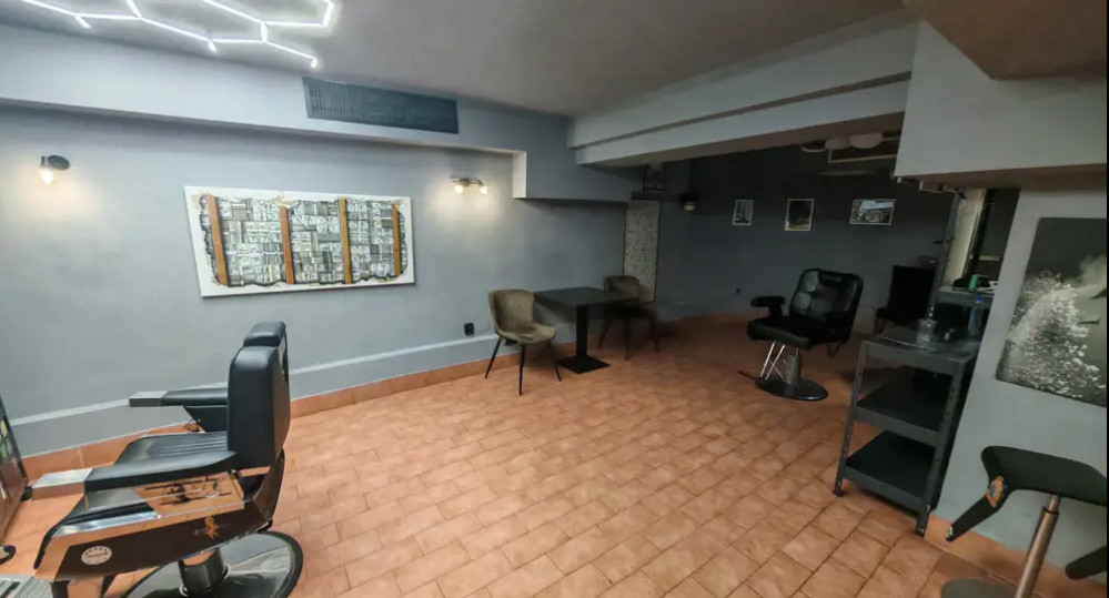 Centru, spatiu 80 mp., demisol, intrare din strada