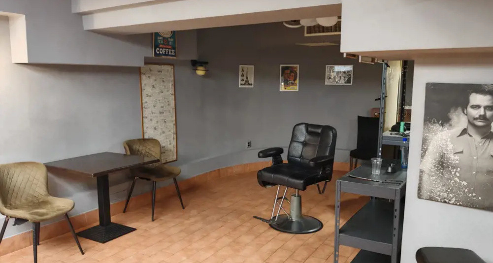 Centru, spatiu 80 mp., demisol, intrare din strada