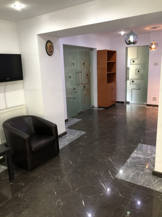 Capitol - stradal bd. Mamaia, spatiu comercial, 120 mp.