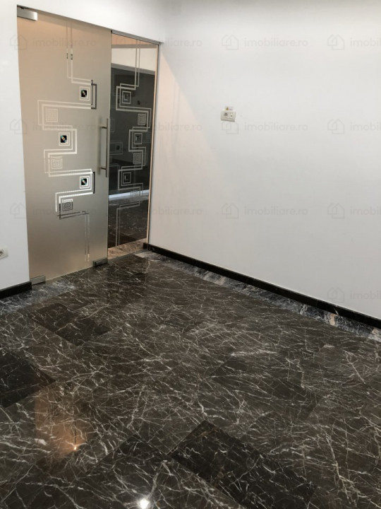 Capitol - stradal bd. Mamaia, spatiu comercial, 120 mp.