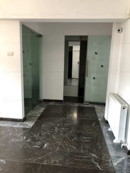 Capitol - stradal bd. Mamaia, spatiu comercial, 120 mp.