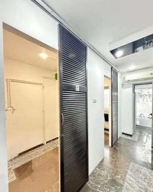 Capitol - stradal bd. Mamaia, spatiu comercial, 120 mp.