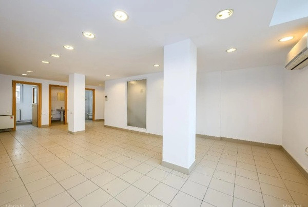 Delfinariu, cladire P+1 , spatiu depozitare 126 mp., curte 463 mp.