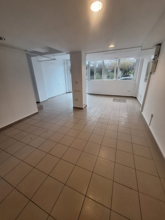 Delfinariu, cladire P+1 , spatiu depozitare 126 mp., curte 463 mp.