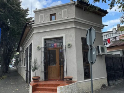 Centru, imobil 170 mp.