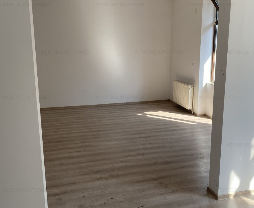 Ultracentral  - Tomis Mall, spatiu birouri, 100 mp.