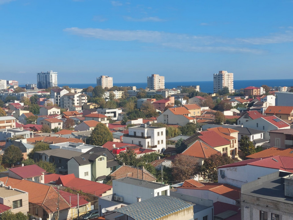 Centru - Bd. Mamaia , spatiu IDEAL BIROURI in cladire reprezentativa , 240 mp.