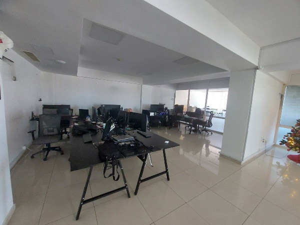 Centru - Bd. Mamaia , spatiu IDEAL BIROURI in cladire reprezentativa , 240 mp.