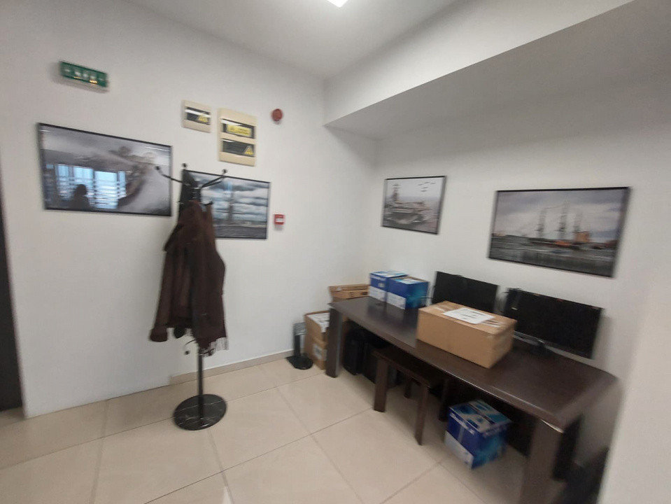 Centru - Bd. Mamaia , spatiu IDEAL BIROURI in cladire reprezentativa , 240 mp.