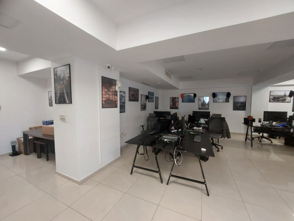 Centru - Bd. Mamaia , spatiu IDEAL BIROURI in cladire reprezentativa , 240 mp.