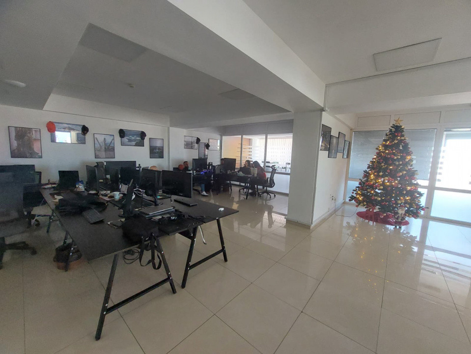 Centru - Bd. Mamaia , spatiu IDEAL BIROURI in cladire reprezentativa , 240 mp.