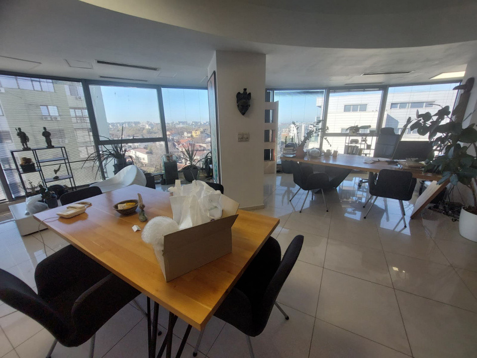 Centru - Bd. Mamaia , spatiu IDEAL BIROURI in cladire reprezentativa , 440 mp.