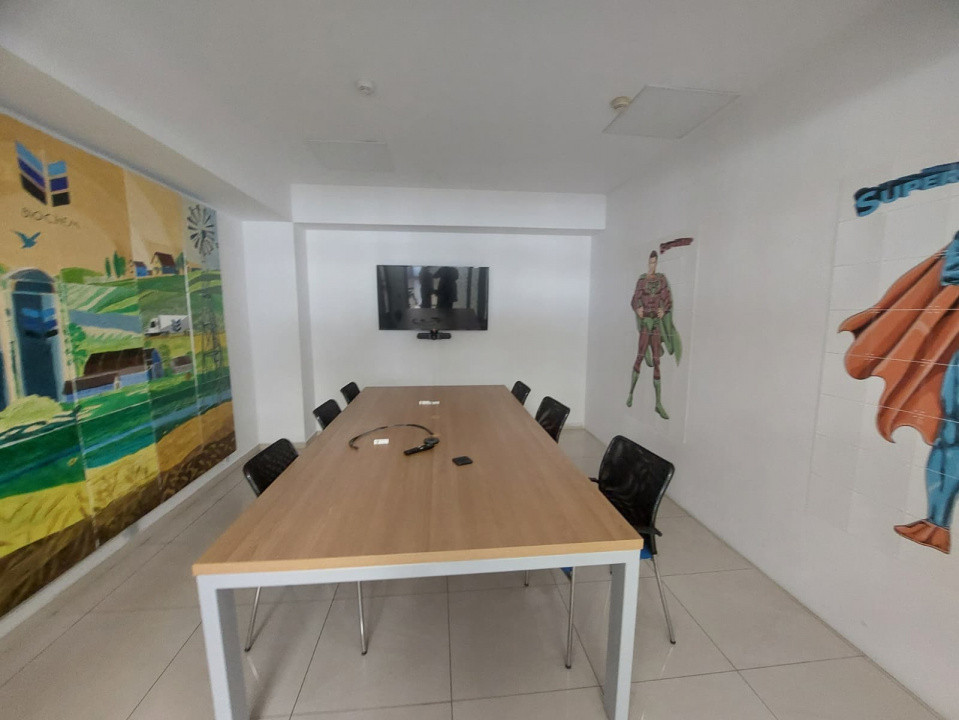 Centru - Bd. Mamaia , spatiu IDEAL BIROURI in cladire reprezentativa , 440 mp.