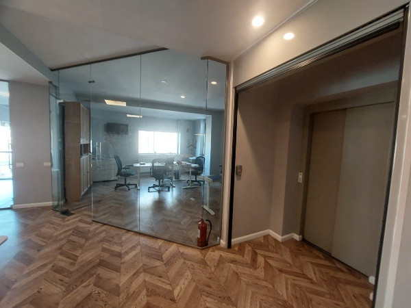 Bd. Mamaia - Delfinariu, spatiu BIROURI PREMIUM, MOBILAT