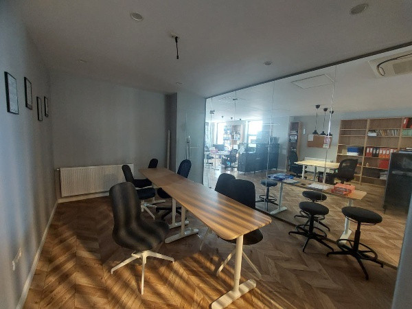 Bd. Mamaia - Delfinariu, spatiu BIROURI PREMIUM, MOBILAT