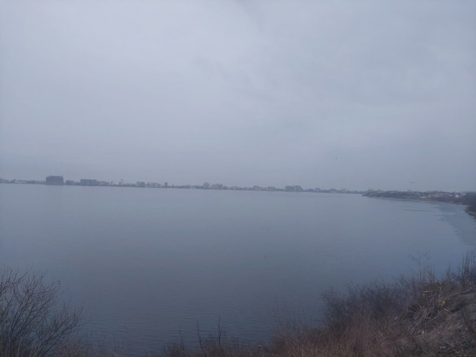 Palazu Mare - PRIMUL LOT LA LAC - 500 mp.