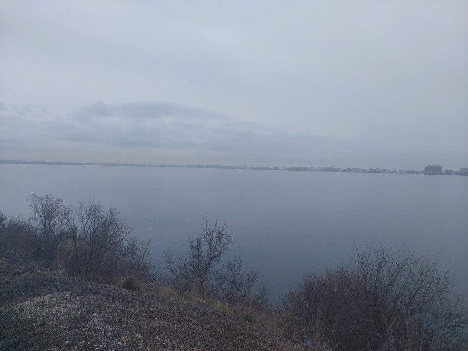 Palazu Mare - PRIMUL LOT LA LAC - 500 mp.
