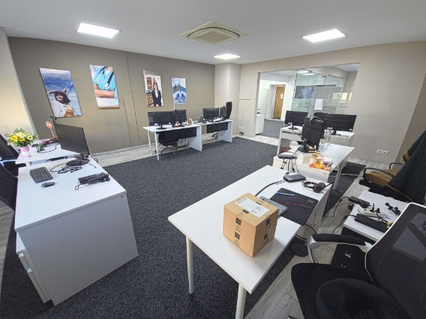 Bd. Mamaia - Delfinariu, spatiu BIROURI PREMIUM, MOBILAT, UTILITATI INCLUSE