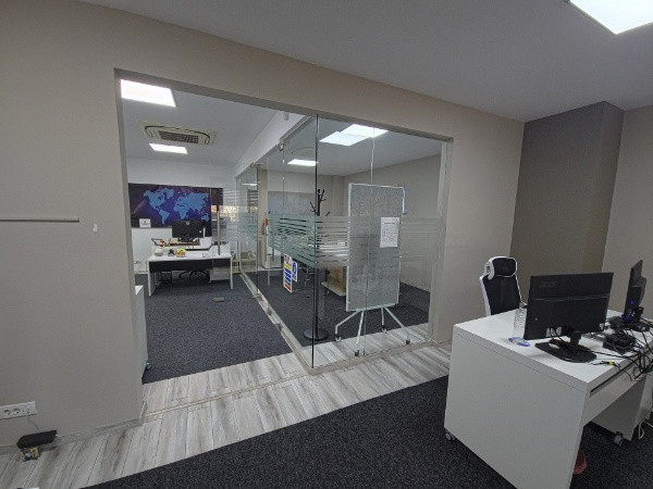 Bd. Mamaia - Delfinariu, spatiu BIROURI PREMIUM, MOBILAT, UTILITATI INCLUSE