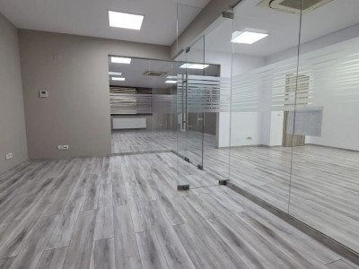 Bd. Mamaia - Delfinariu, spatiu BIROURI PREMIUM,  UTILITATI INCLUSE