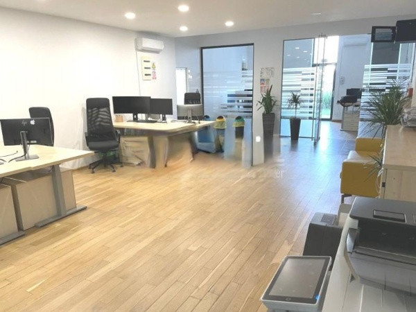 I.C.Bratianu - hala/spatiu productie 477 mp., recent amenajata