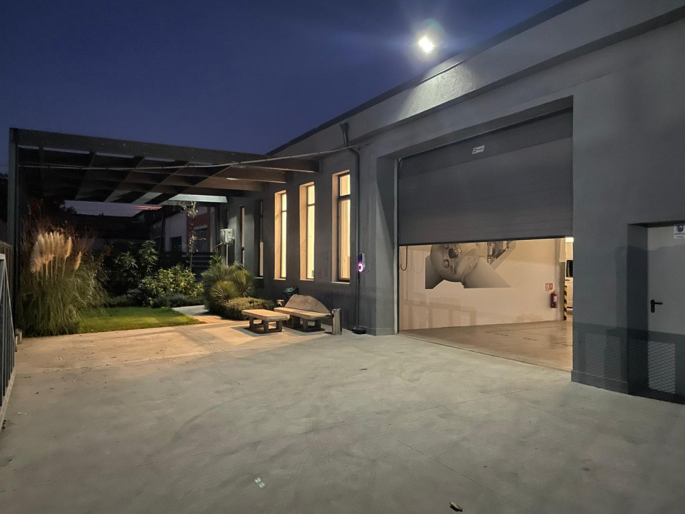 I.C.Bratianu - hala/spatiu productie 477 mp., recent amenajata