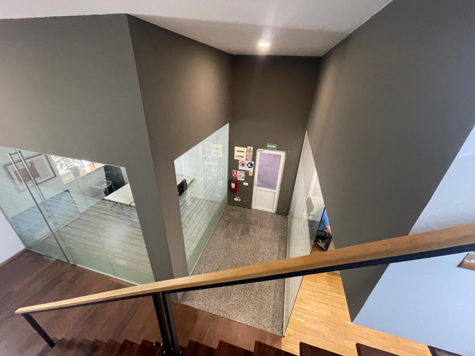 I.C.Bratianu - hala/spatiu productie 477 mp., recent amenajata