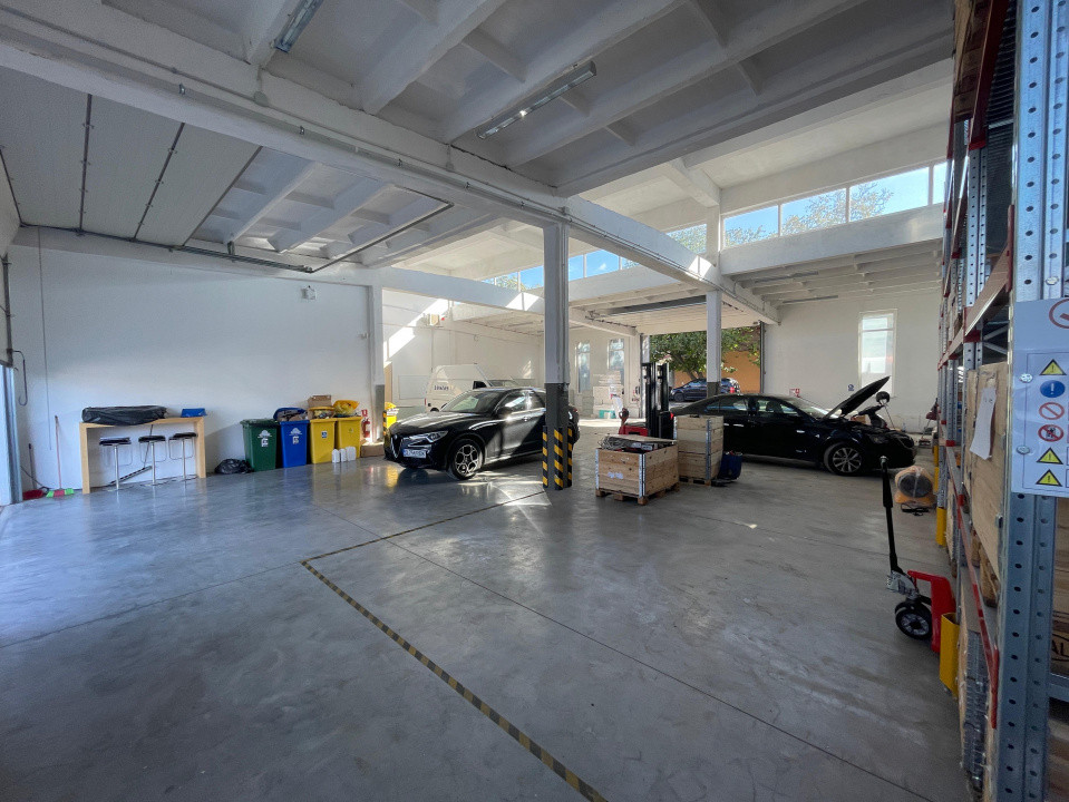 I.C.Bratianu - hala/spatiu productie 477 mp., recent amenajata