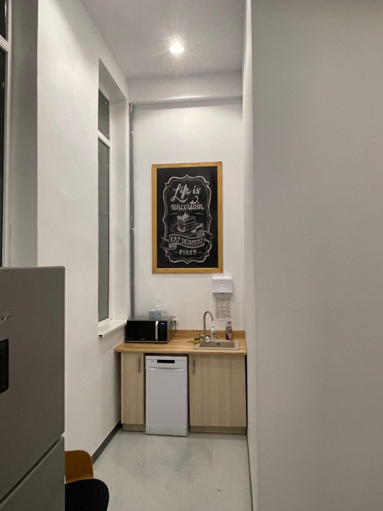 I.C.Bratianu - hala/spatiu productie 477 mp., recent amenajata