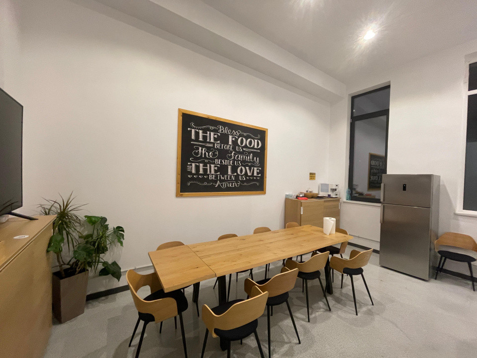 I.C.Bratianu - hala/spatiu productie 477 mp., recent amenajata