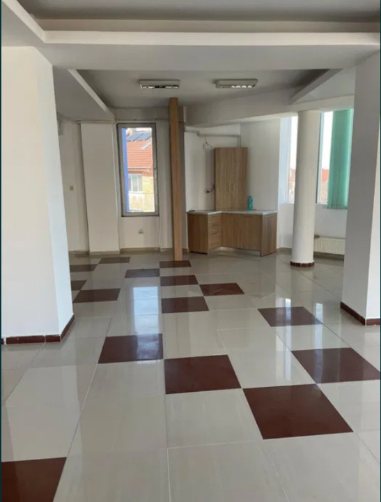 Bd. Mamaia, spatiu birou 110 mp., IDEAL BIROURI