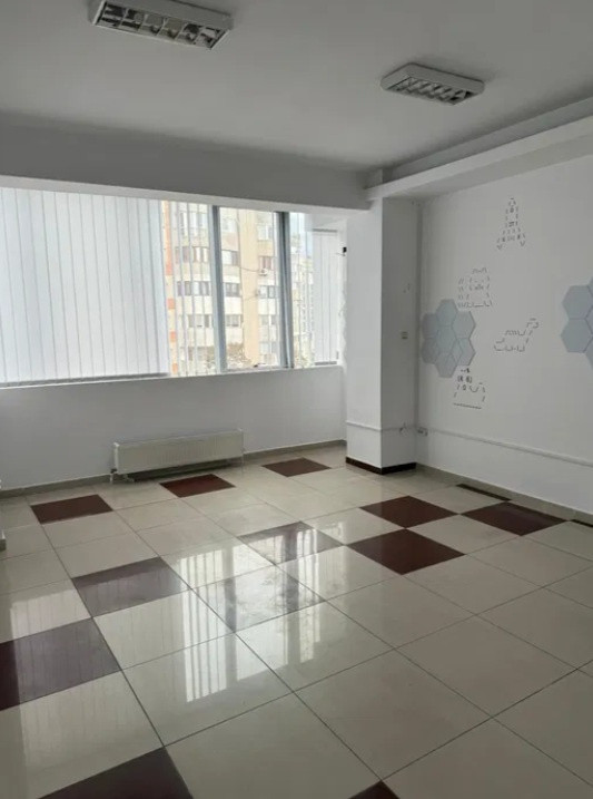 Bd. Mamaia, spatiu birou 110 mp., IDEAL BIROURI