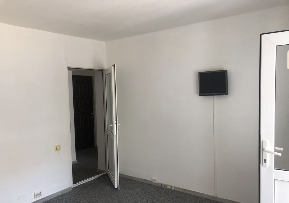 Dacia, spatiu comercial 62 mp.