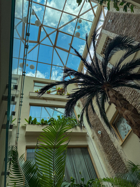 Km. 5 - Sos. Mangaliei, apartament ultramodern, 120 mp., 3 camere