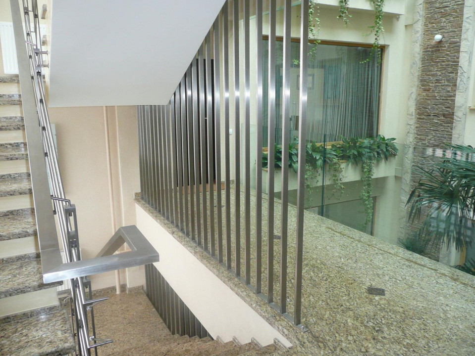 Km. 5 - Sos. Mangaliei, apartament ultramodern, 120 mp., 3 camere