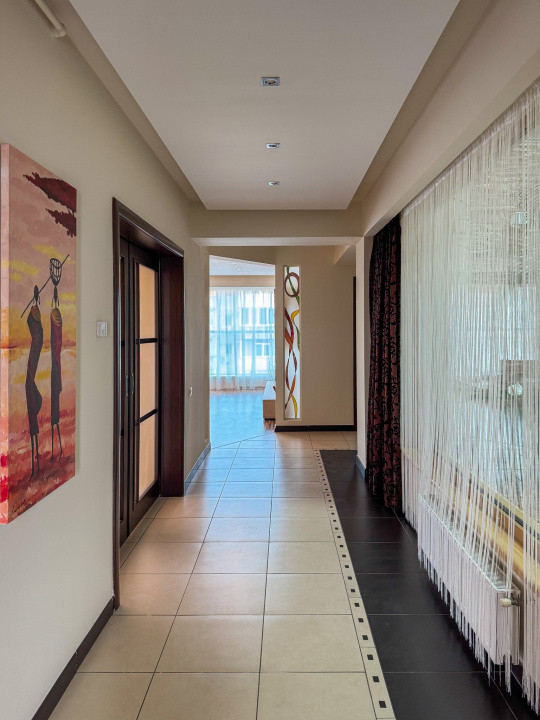 Km. 5 - Sos. Mangaliei, apartament ultramodern, 120 mp., 3 camere