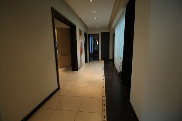 Km. 5 - Sos. Mangaliei, apartament ultramodern, 120 mp., 3 camere