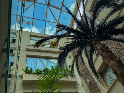 Km. 5 - Sos. Mangaliei, apartament ultramodern, 120 mp., 3 camere