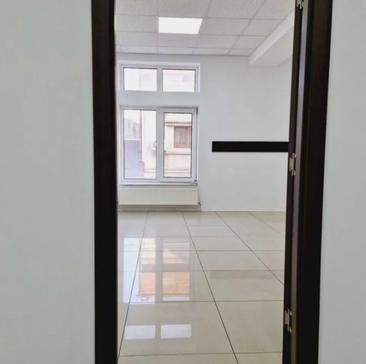 Ultracentral - Tomis Mall , spatiu IDEAL BIROURI, 80 mp., etaj 1