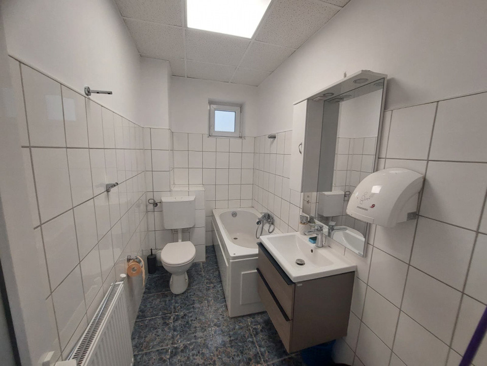 Capitol - Sala Sporturilor, spatiu birou 60 mp., recent renovat