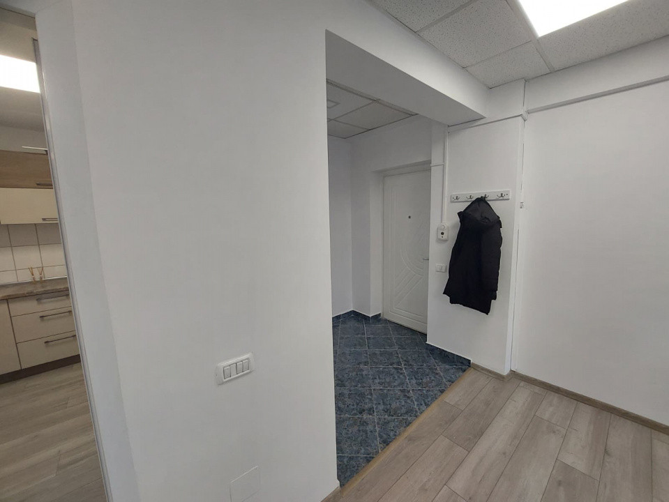 Capitol - Sala Sporturilor, spatiu birou 60 mp., recent renovat