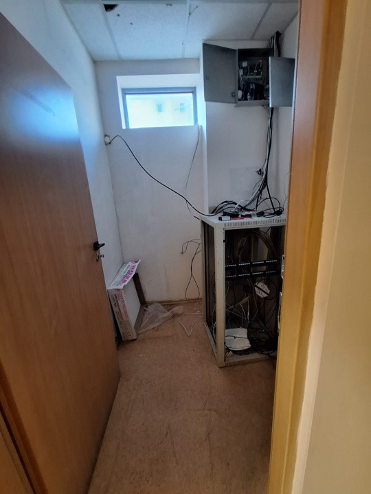 FAR - bd. 1 Mai, spatiu comercial 98 mp.